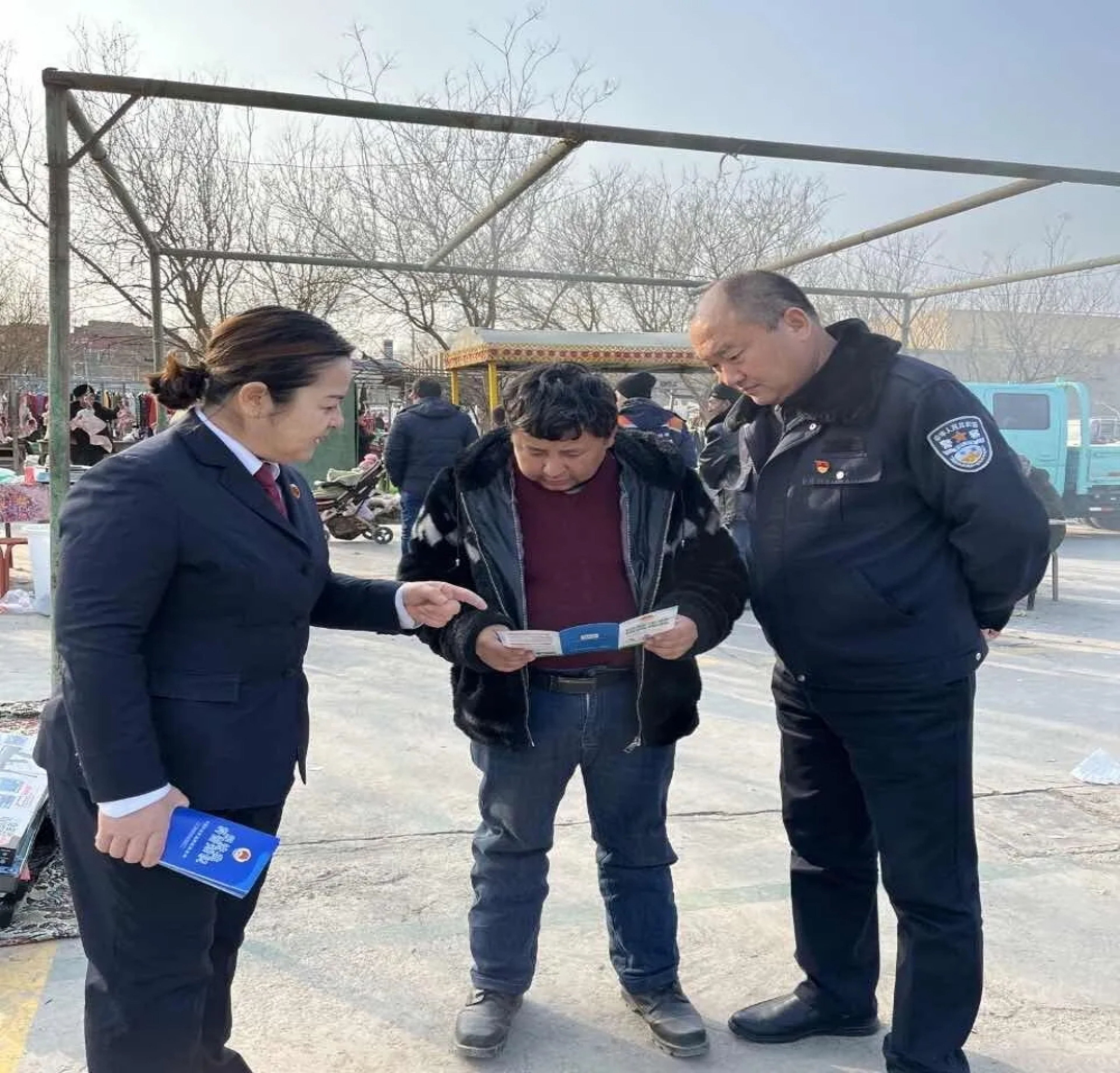 �п�ѷ��죺���ν��������� �����ͷ�ů����